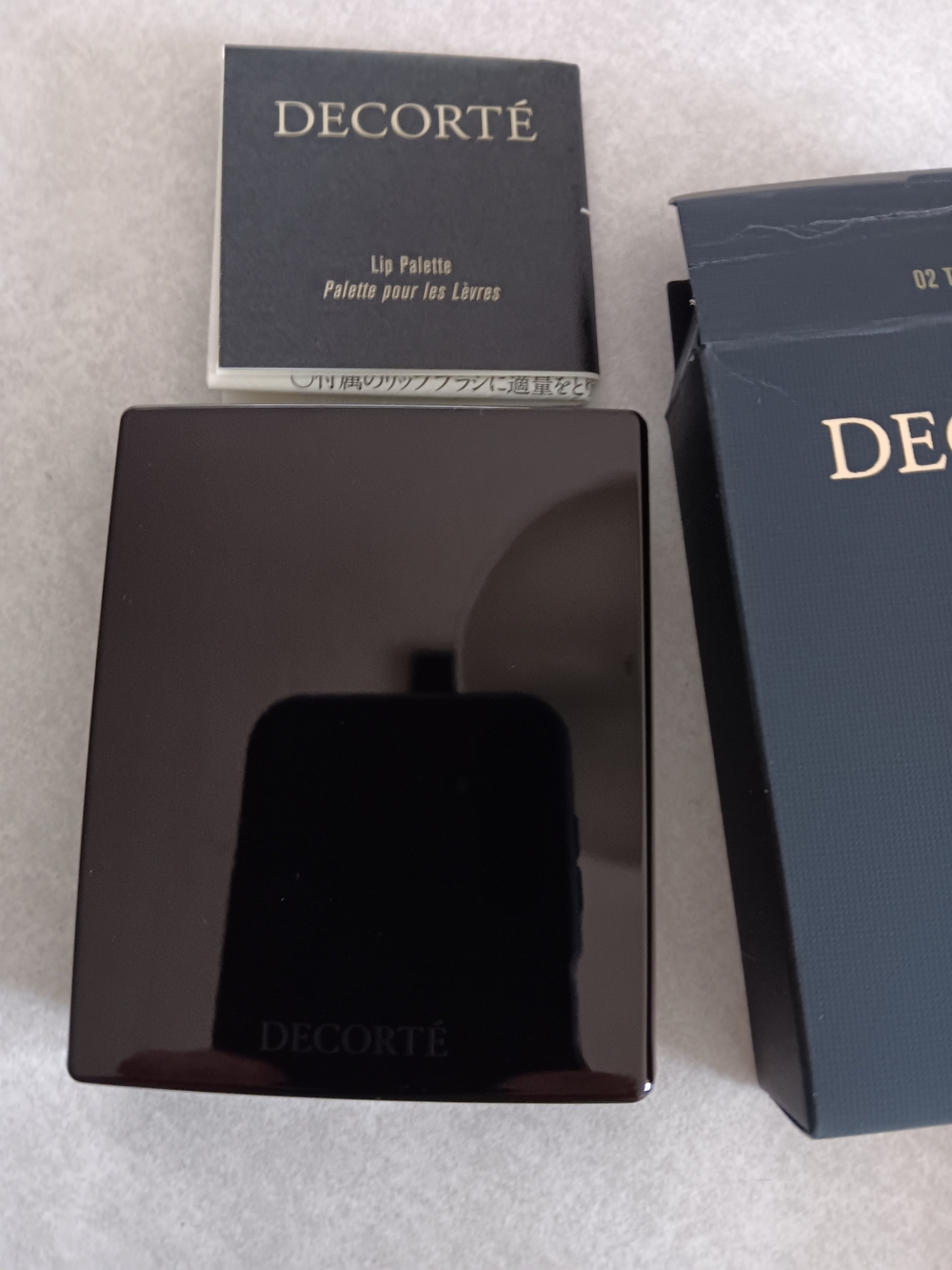 DECORTÉ Lip Palette In The Nudes.